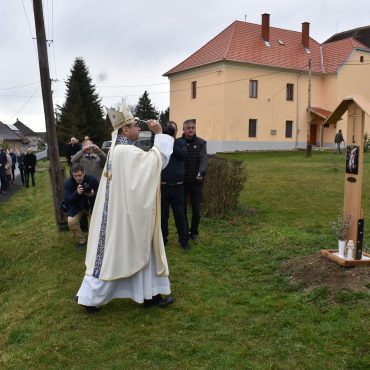 Odprtje in blagoslov Porabske križeve poti, 25. marec 2023 (foto: Silva Eöry; vir: Fb Državna slovenska samouprava)