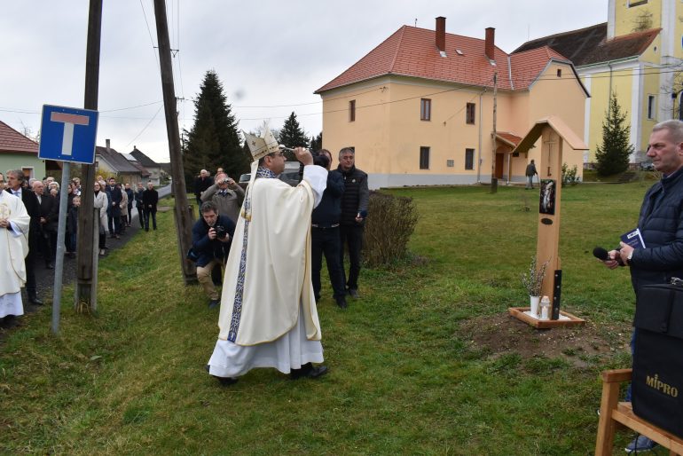 Odprtje in blagoslov Porabske križeve poti, 25. marec 2023 (foto: Silva Eöry; vir: Fb Državna slovenska samouprava)