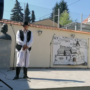 Predsednik Hrvaškega kulturnega društva Pomurje Đanino Kutnjak na lanski Zrinijadi