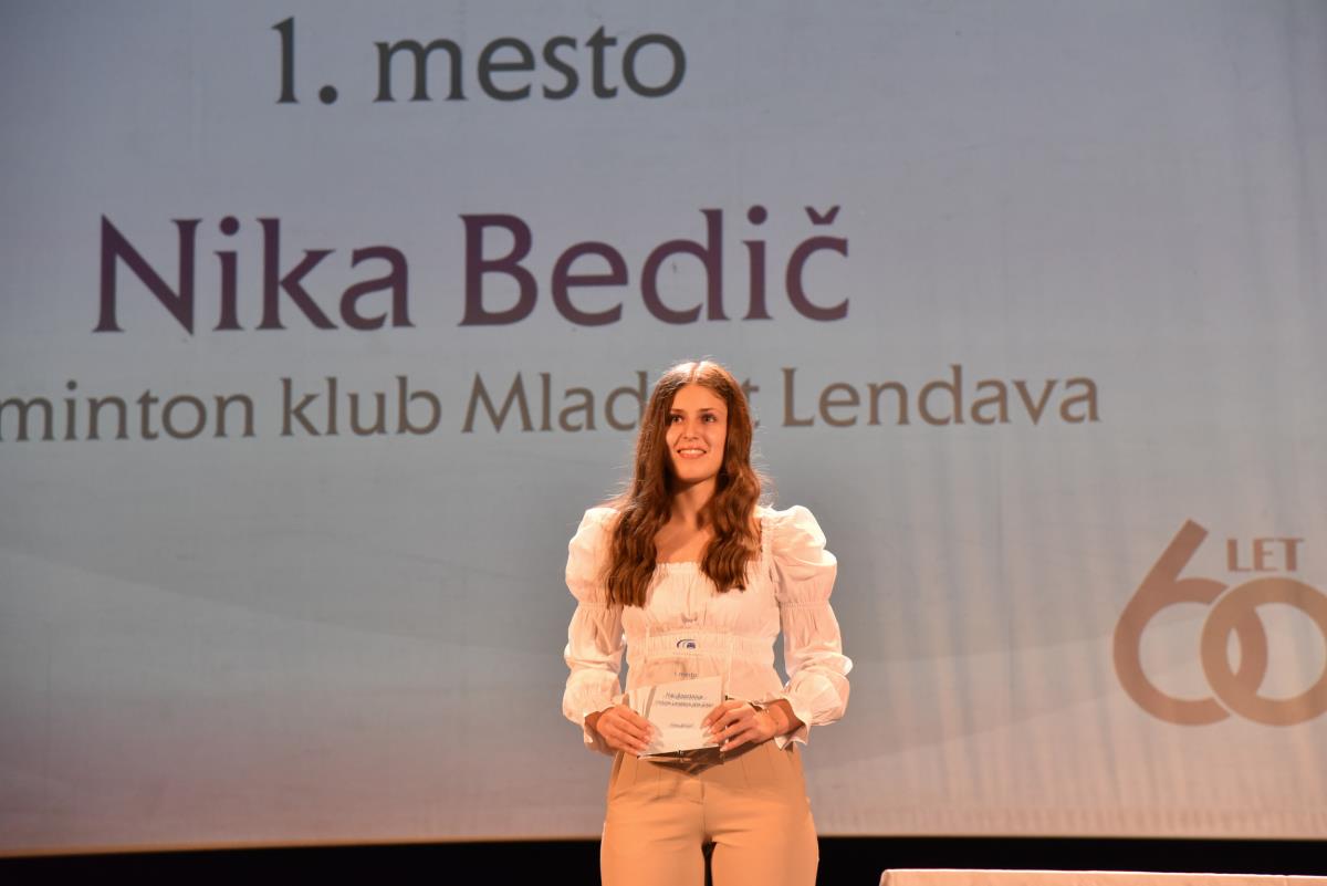 Ozadje