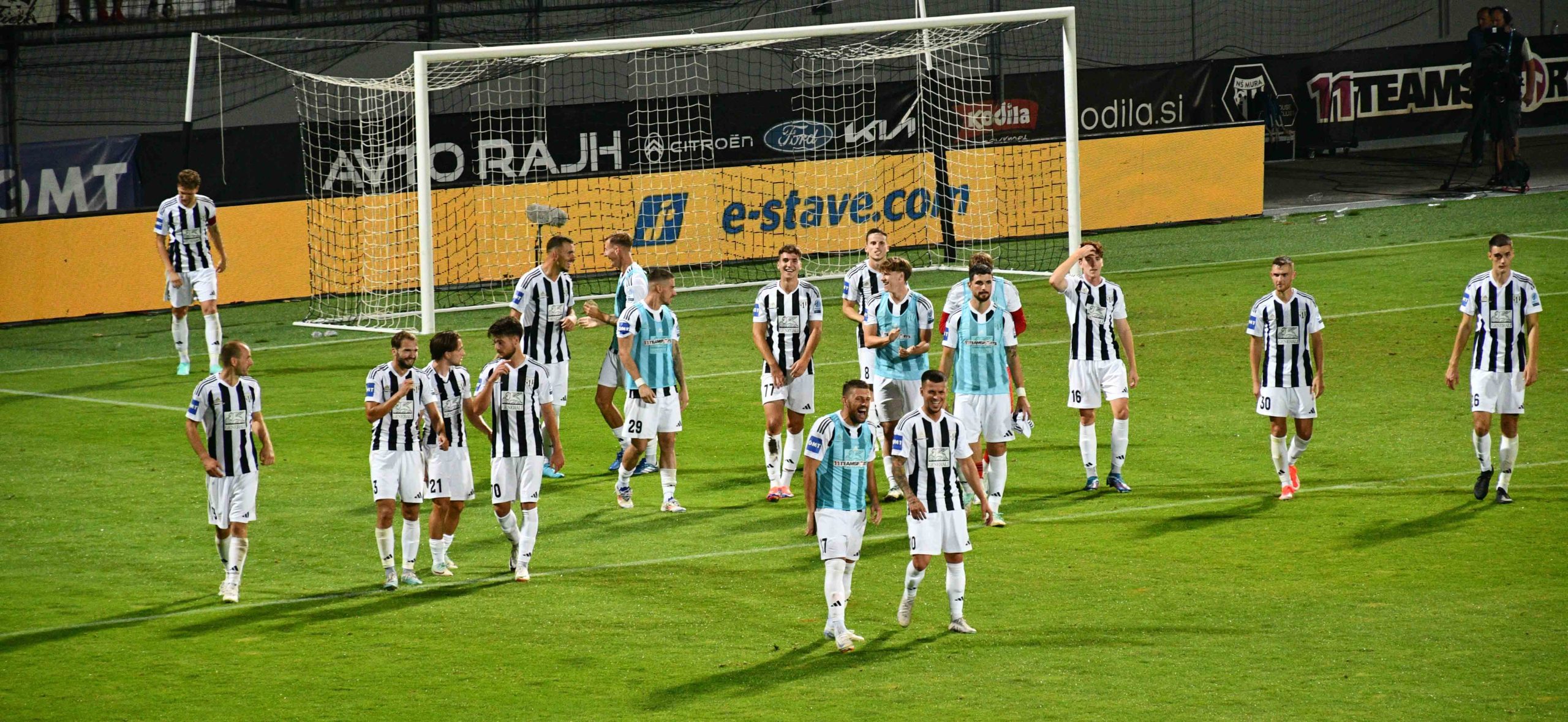 Ozadje